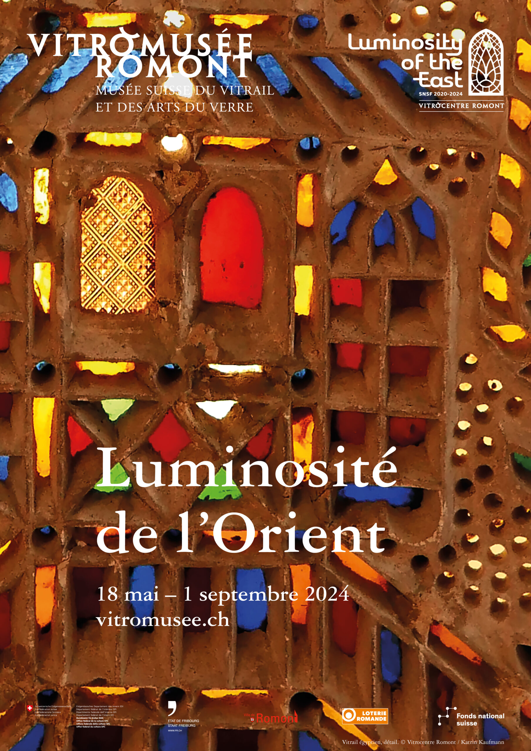 Exposition : Luminosité de l’Orient Vitrail égyptien, détail. © Vitrocentre Romont / Katrin Kaufmann.
