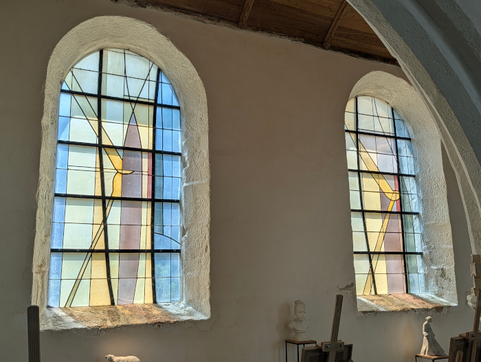 Les vitraux d'Henri Larriere à la chapelle Notre-Dame-du-Tertre de Châtelaudren (1997)