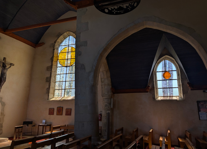 Les vitraux de Gérard Lardeur à l'église Saint-Sauveur de Saint-Sauveur (1999)