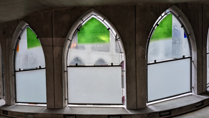 Les vitraux d'Udo Zembok pour le parking " Cathédrale " à Troyes (2007)