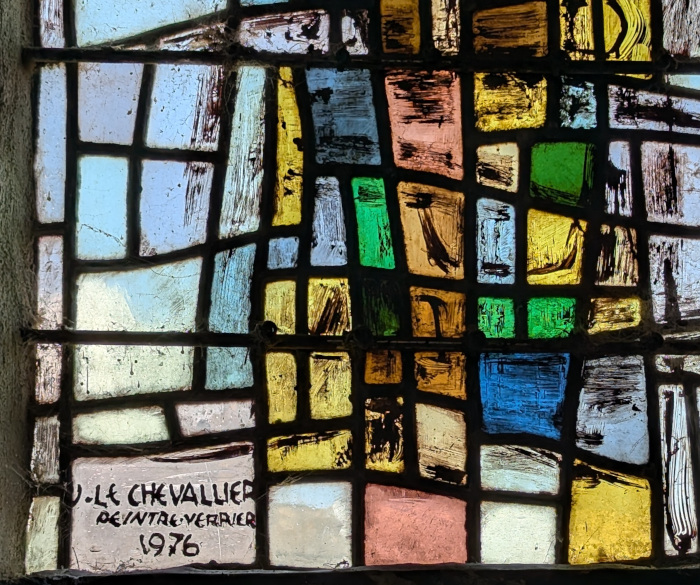 Les vitraux de Jacques Le Chevallier à l'église Saint-Suliau de Sizun (1977)