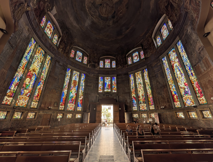 Les vitraux des ateliers Mauméjean à l'église Saint-Blaise de Vichy (1933)