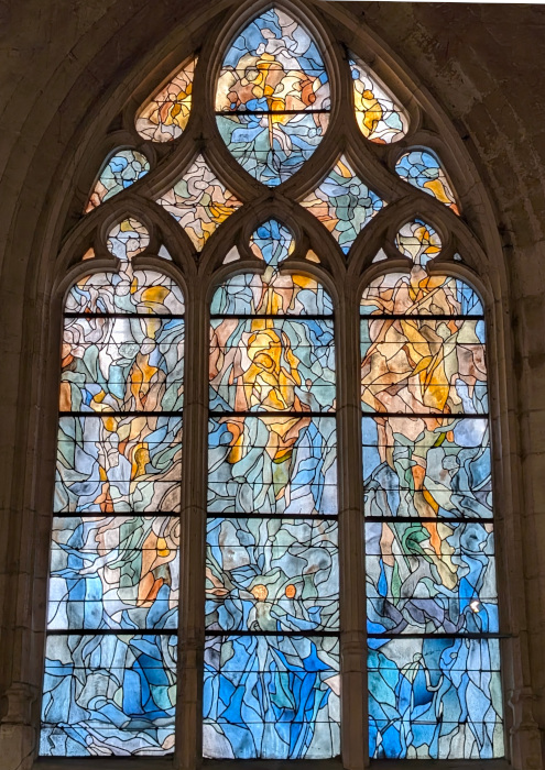 Les vitraux de Michel Gigon à l'église Saint-Crépin de Château-Thierry (1986)
